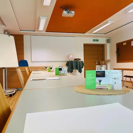 农家乐 沃格芙博古夏莱纳农家乐 *